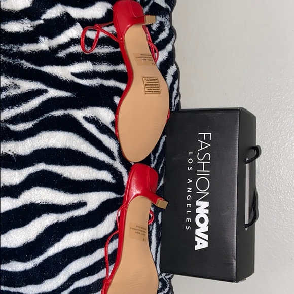 Fashion Nova Got It Right This Time Heels - Picture 4 of 8